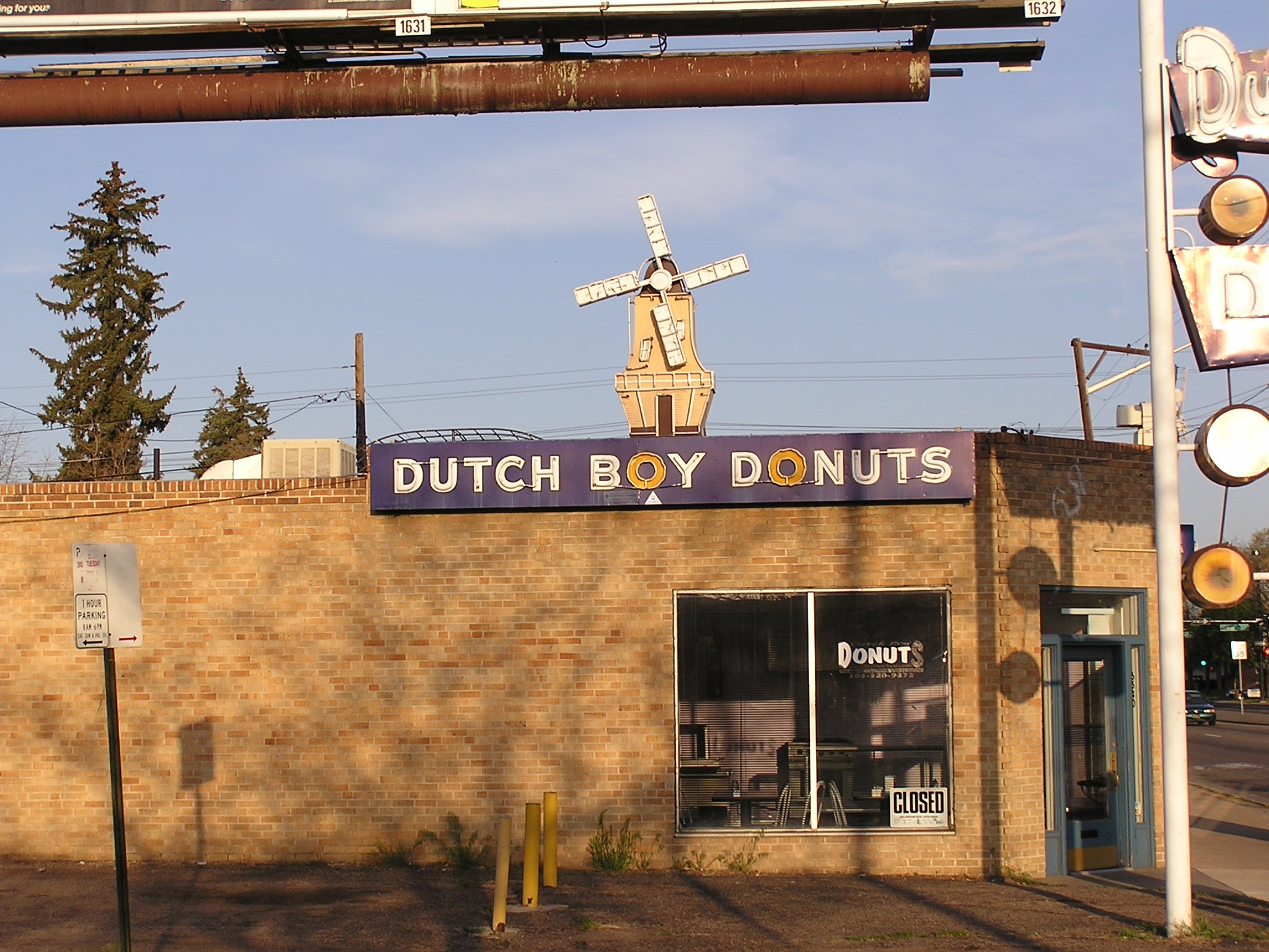 dutchboy_entiresign